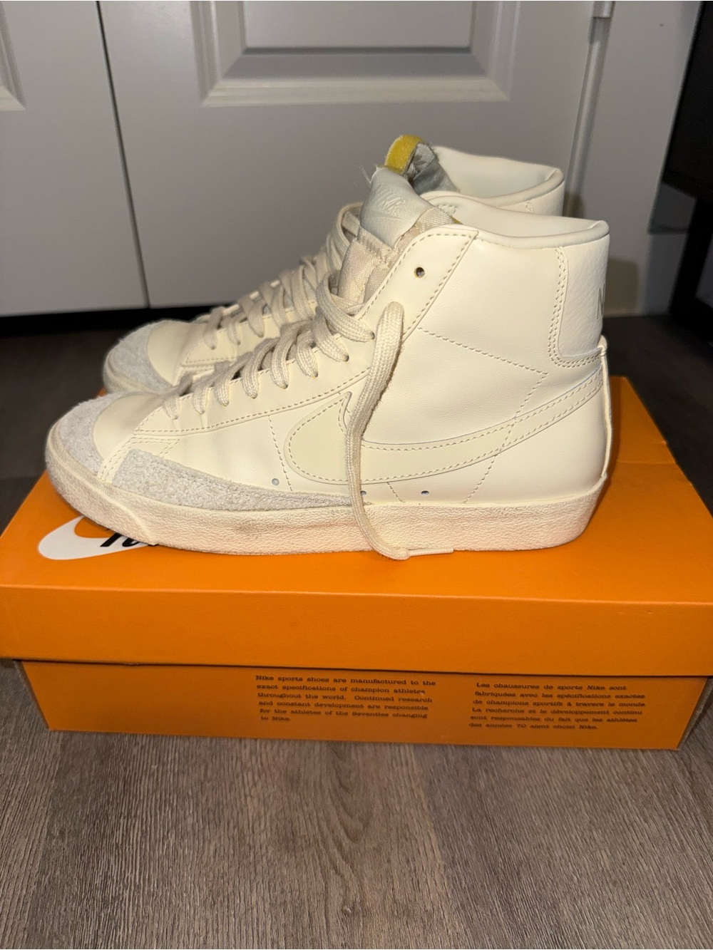 Nike Blazer Mid 'Cream & Grey' High-Top Sneakers